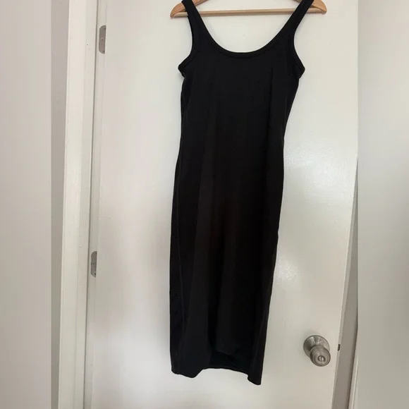 Vuori Halo Essential Dress Heathered Black Sleeveless Tank - Picture 3 of 5